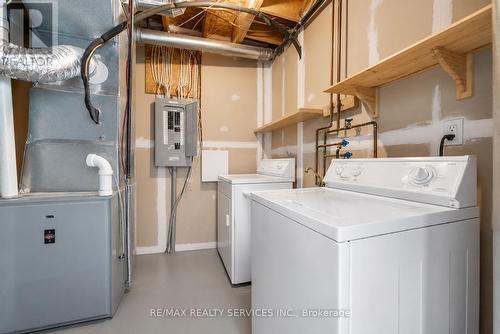 69 - 80 Acorn Place, Mississauga, ON - Indoor Photo Showing Laundry Room
