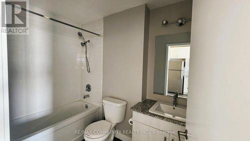 1708 - 1 Victoria Street, Kitchener, ON - Indoor Photo Showing Bathroom