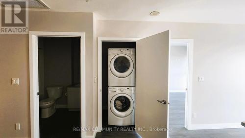 1708 - 1 Victoria Street, Kitchener, ON - Indoor Photo Showing Laundry Room