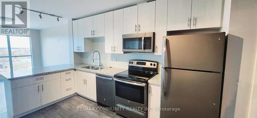1708 - 1 Victoria Street, Kitchener, ON - Indoor Photo Showing Kitchen With Stainless Steel Kitchen With Double Sink