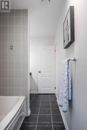 720 Stagg Gardens, Milton, ON - Indoor Photo Showing Bathroom