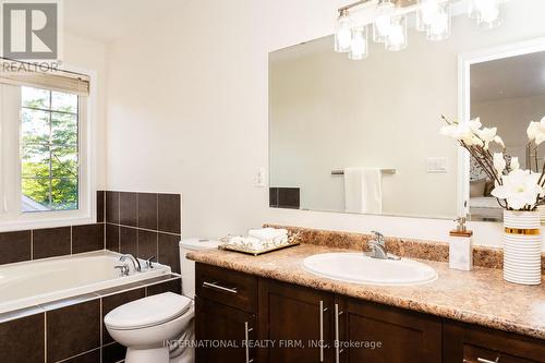 720 Stagg Gardens, Milton, ON - Indoor Photo Showing Bathroom