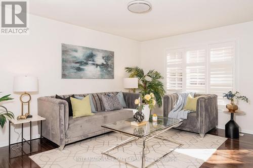 720 Stagg Gardens, Milton, ON - Indoor Photo Showing Living Room