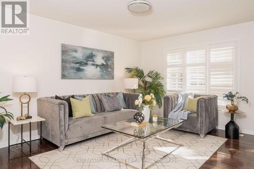 720 Stagg Gardens, Milton, ON - Indoor Photo Showing Living Room