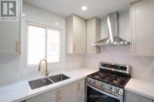 3290 Cambourne Crescent, Mississauga, ON - Indoor Photo Showing Kitchen With Double Sink