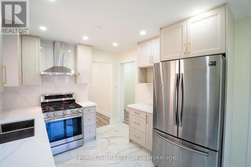 3290 Cambourne Crescent, Mississauga, ON - Indoor Photo Showing Kitchen