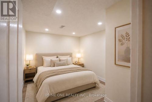 3290 Cambourne Crescent, Mississauga, ON - Indoor Photo Showing Bedroom