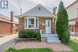 521 GLEN PARK AVENUE Toronto, ON M6B 2G2