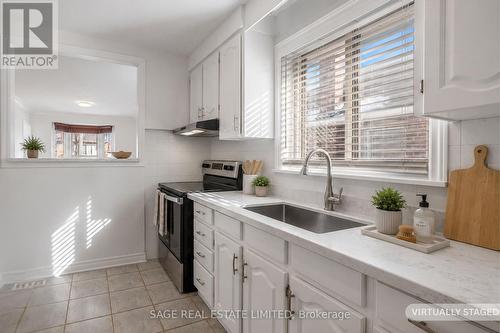 521 Glen Park Avenue, Toronto, ON - Indoor Photo Showing Kitchen