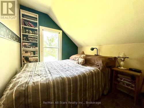 547 County Rd 36, Trent Lakes, ON - Indoor Photo Showing Bedroom