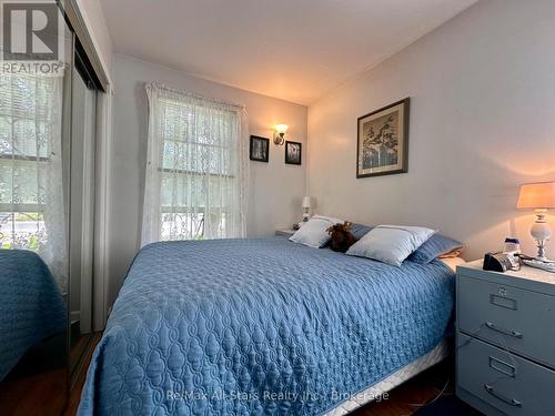 547 County Rd 36, Trent Lakes, ON - Indoor Photo Showing Bedroom