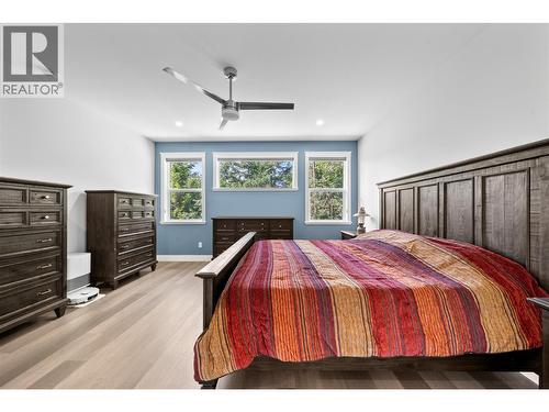 2592 Alpen Paradies Road Unit# 58, Blind Bay, BC - Indoor Photo Showing Bedroom