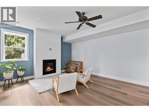 2592 Alpen Paradies Road Unit# 58, Blind Bay, BC - Indoor With Fireplace