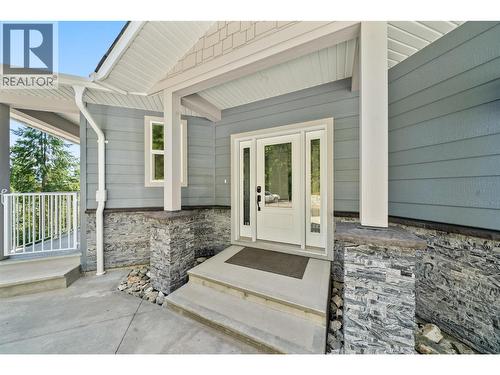 2592 Alpen Paradies Road Unit# 58, Blind Bay, BC - Outdoor With Exterior