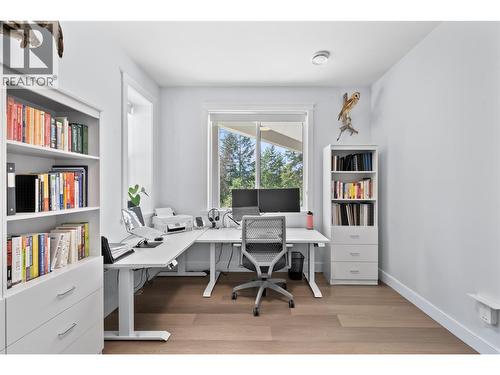2592 Alpen Paradies Road Unit# 58, Blind Bay, BC - Indoor Photo Showing Office