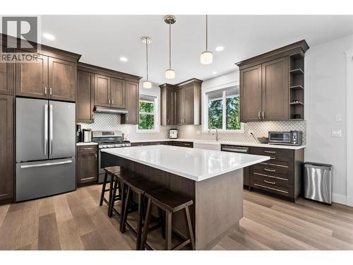 2592 Alpen Paradies Road Unit# 58, Blind Bay, BC - Indoor Photo Showing Kitchen With Upgraded Kitchen