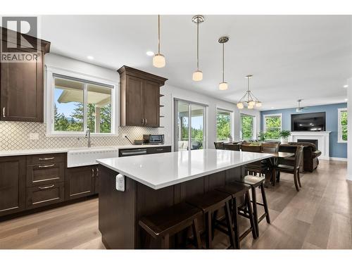 2592 Alpen Paradies Road Unit# 58, Blind Bay, BC - Indoor Photo Showing Kitchen With Upgraded Kitchen