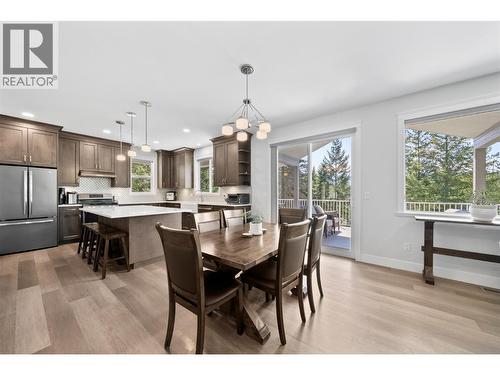 2592 Alpen Paradies Road Unit# 58, Blind Bay, BC - Indoor Photo Showing Dining Room