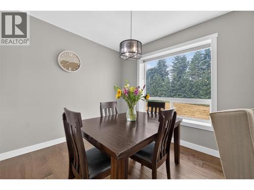 1791 10 Street Sw Unit# 27, Salmon Arm, BC - Indoor Photo Showing Dining Room