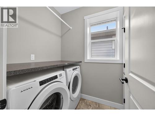 1791 10 Street Sw Unit# 27, Salmon Arm, BC - Indoor Photo Showing Laundry Room