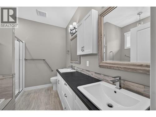 1791 10 Street Sw Unit# 27, Salmon Arm, BC - Indoor Photo Showing Bathroom