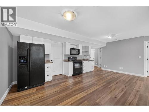 1791 10 Street Sw Unit# 27, Salmon Arm, BC - Indoor Photo Showing Kitchen