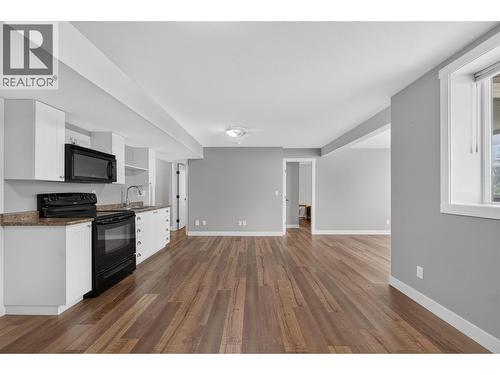 1791 10 Street Sw Unit# 27, Salmon Arm, BC - Indoor Photo Showing Kitchen