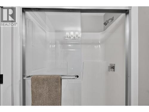 1791 10 Street Sw Unit# 27, Salmon Arm, BC - Indoor Photo Showing Bathroom