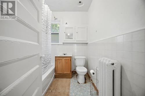 126 Close Avenue, Toronto, ON - Indoor Photo Showing Bathroom