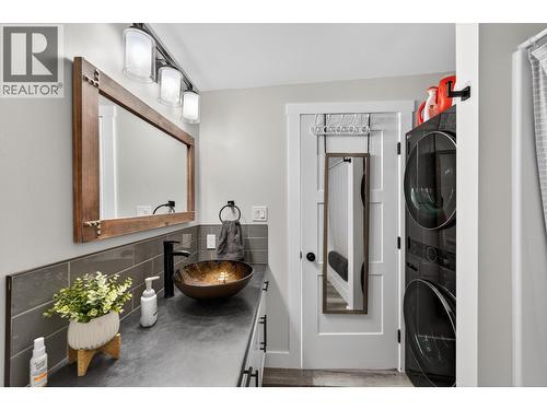 13239 Paradise Street, Fort St. John, BC - Indoor Photo Showing Laundry Room