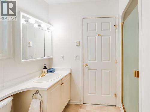 38 High Street Unit# 307, Nelson, BC - Indoor Photo Showing Bathroom