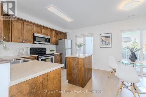 9 - 276 Keltie Private, Ottawa, ON - Indoor Photo Showing Kitchen With Double Sink