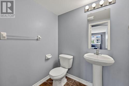7 - 139 Sydenham Wells, Barrie, ON - Indoor Photo Showing Bathroom