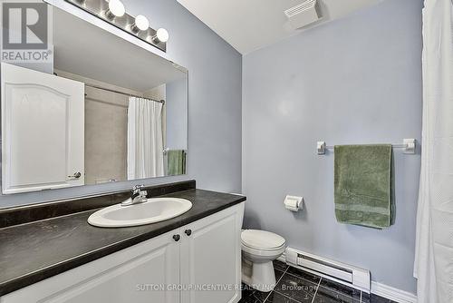 7 - 139 Sydenham Wells, Barrie, ON - Indoor Photo Showing Bathroom