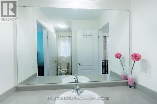 8 Zelda Road, Brampton, ON - Indoor Photo Showing Bathroom