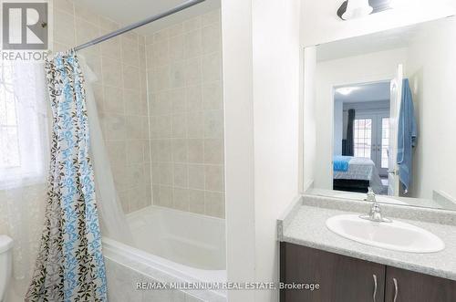 8 Zelda Road, Brampton, ON - Indoor Photo Showing Bathroom