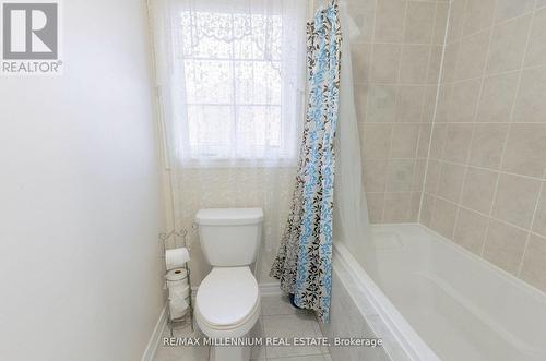 8 Zelda Road, Brampton, ON - Indoor Photo Showing Bathroom