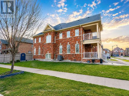 8 ZELDA ROAD  Brampton, ON L6R 0B3