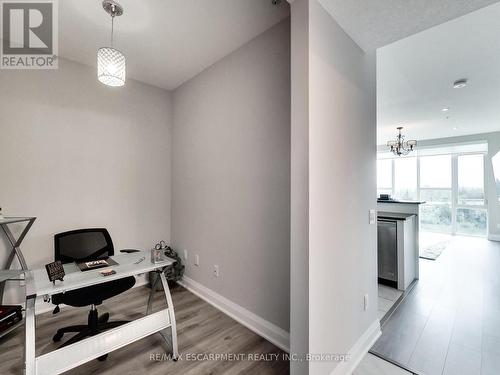 318 - 16 Concord Place, Grimsby, ON - Indoor