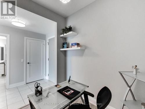 318 - 16 Concord Place, Grimsby, ON - Indoor