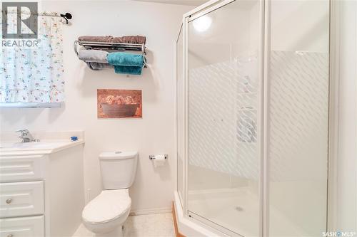 547 Douglas Drive, Buffalo Pound Lake, SK - Indoor Photo Showing Bathroom