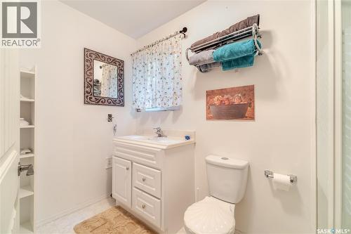 547 Douglas Drive, Buffalo Pound Lake, SK - Indoor Photo Showing Bathroom