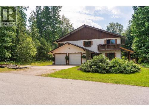 Suite option if needed or fully functional family home. - 1587 Pratico Road, Revelstoke, BC - Outdoor