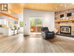 Open concept main floor - 