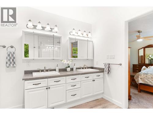 Double sinks in ensuite - 1587 Pratico Road, Revelstoke, BC - Indoor Photo Showing Bathroom