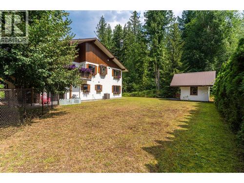 Blank canvas backyard awaits - 1587 Pratico Road, Revelstoke, BC - Outdoor