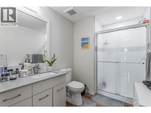 Full Bathroom - 722 Valley Road Unit# 200, Kelowna, BC - Indoor Photo Showing Bathroom