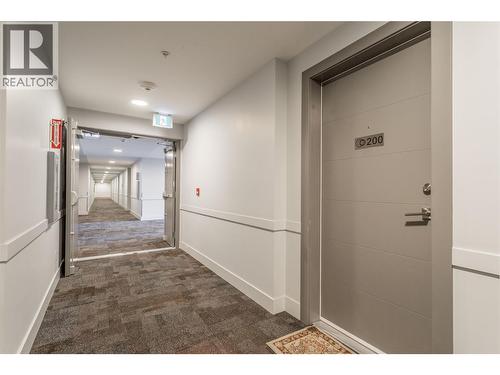 722 Valley Road Unit# 200, Kelowna, BC - Indoor Photo Showing Other Room