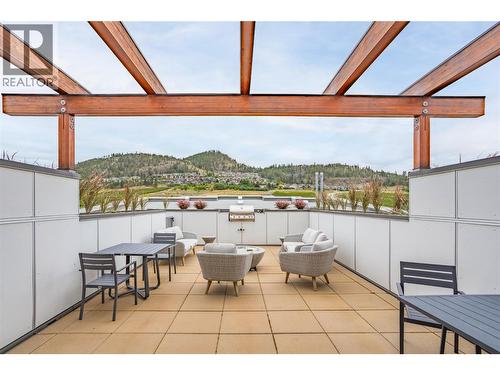 722 Valley Road Unit# 200, Kelowna, BC - Outdoor With Exterior