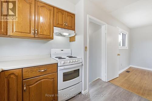 56 Fifth Avenue, Quinte West (Murray Ward), ON - Indoor Photo Showing Kitchen